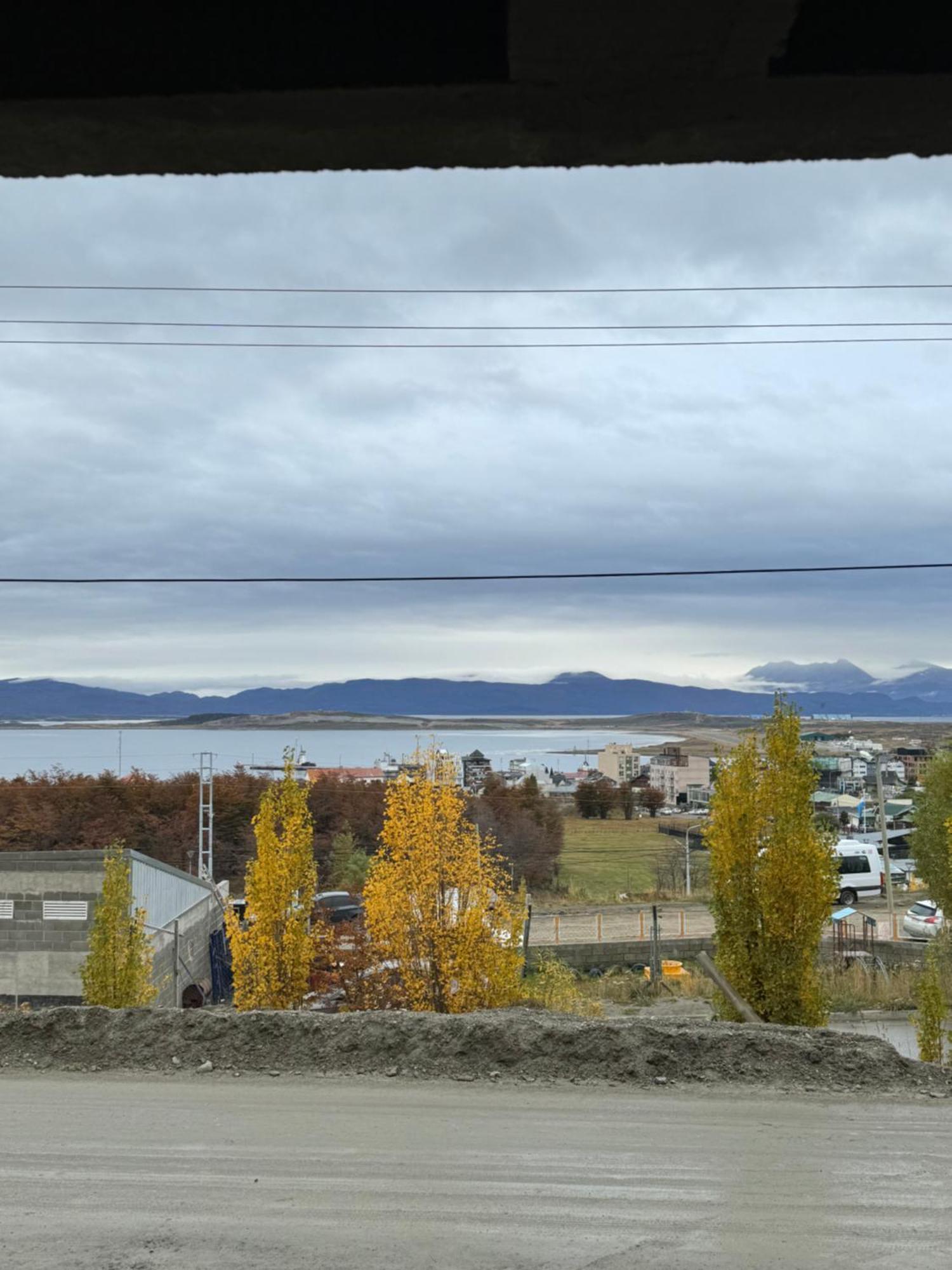 Mirando Al Canal Ushuaia Exterior photo